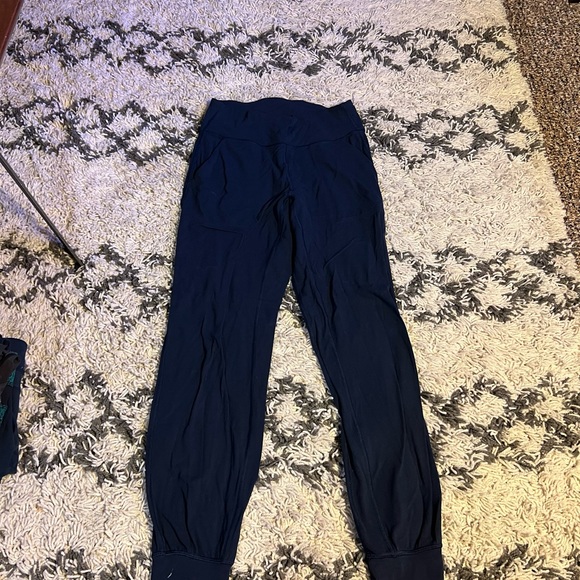 Bundle of 10 LULULEMON joggers and leggings - Picture 8 of 10
